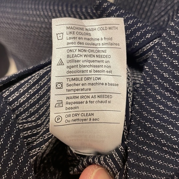 Vince Dark Navy Patterned Button Down Size Small - Picture 5 of 7